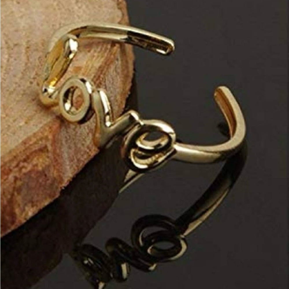 Love Toe Ring
